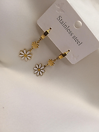 Gold Papatya Detaylı  Küpe