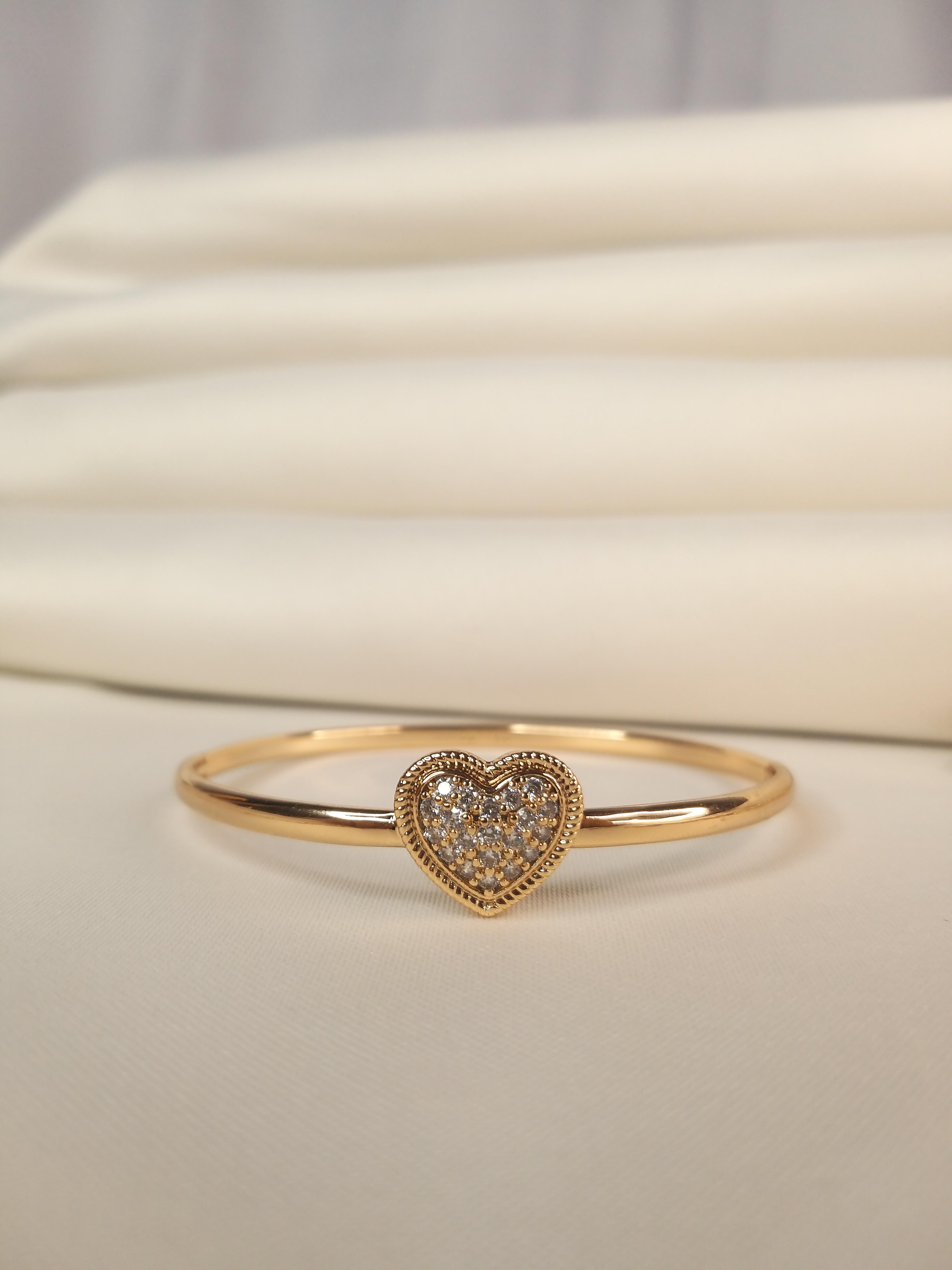 KALPLİ TAŞLI VİP BİLEZİK