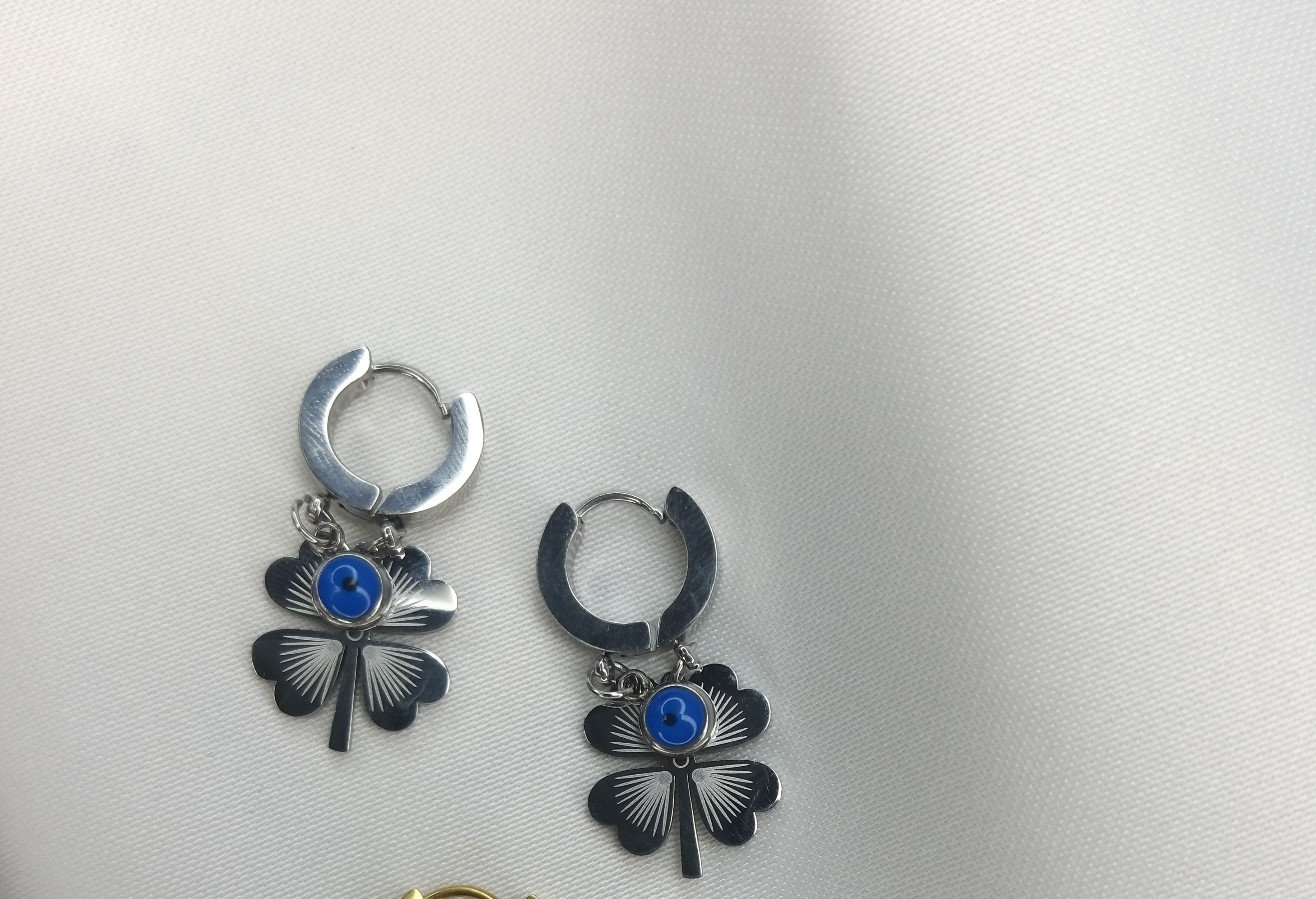 GÜMÜŞ YONCA KÜPE