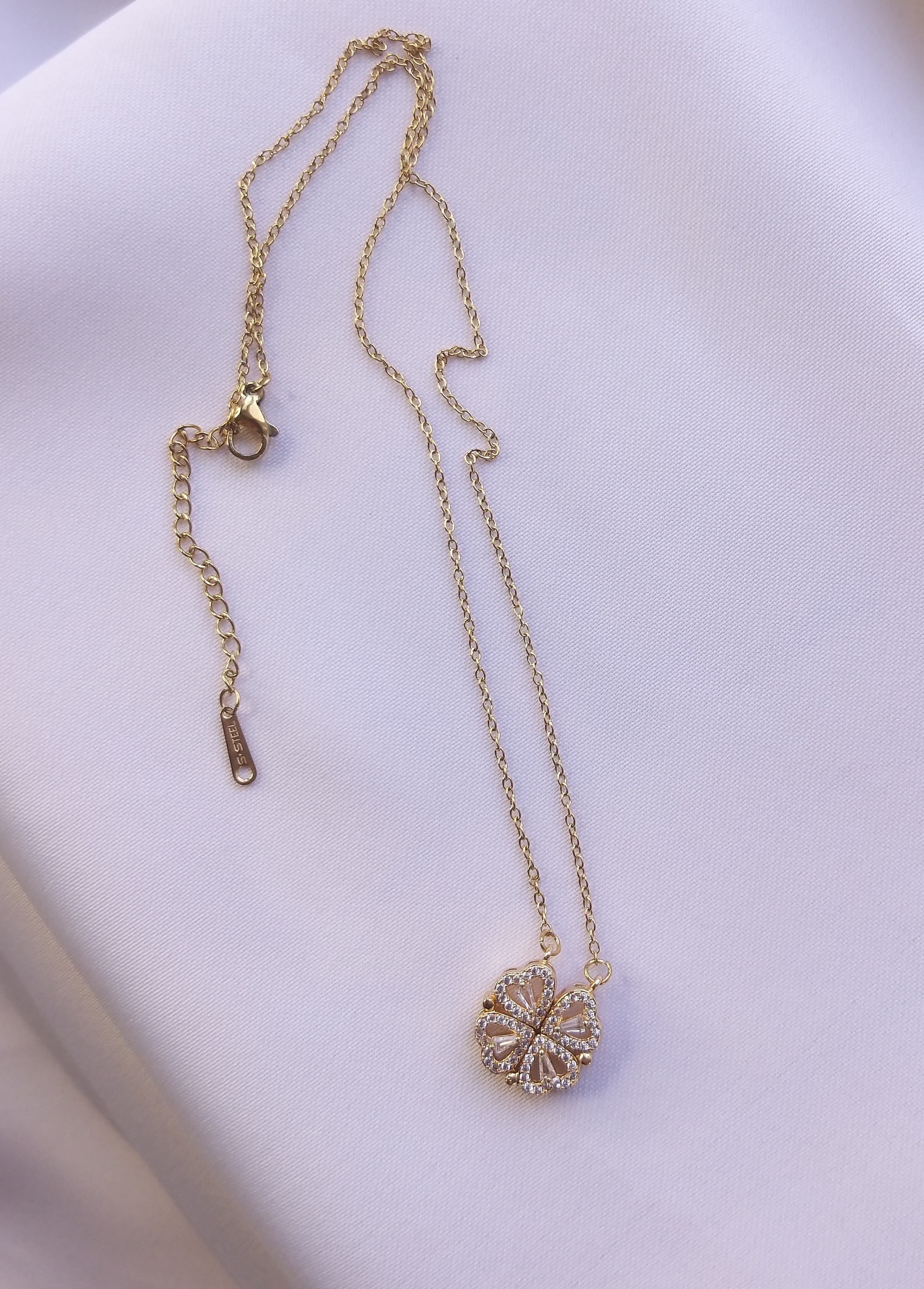 ZİRKON TAŞLI AÇILIP KAPANAN YOLCA KALP KOLYE