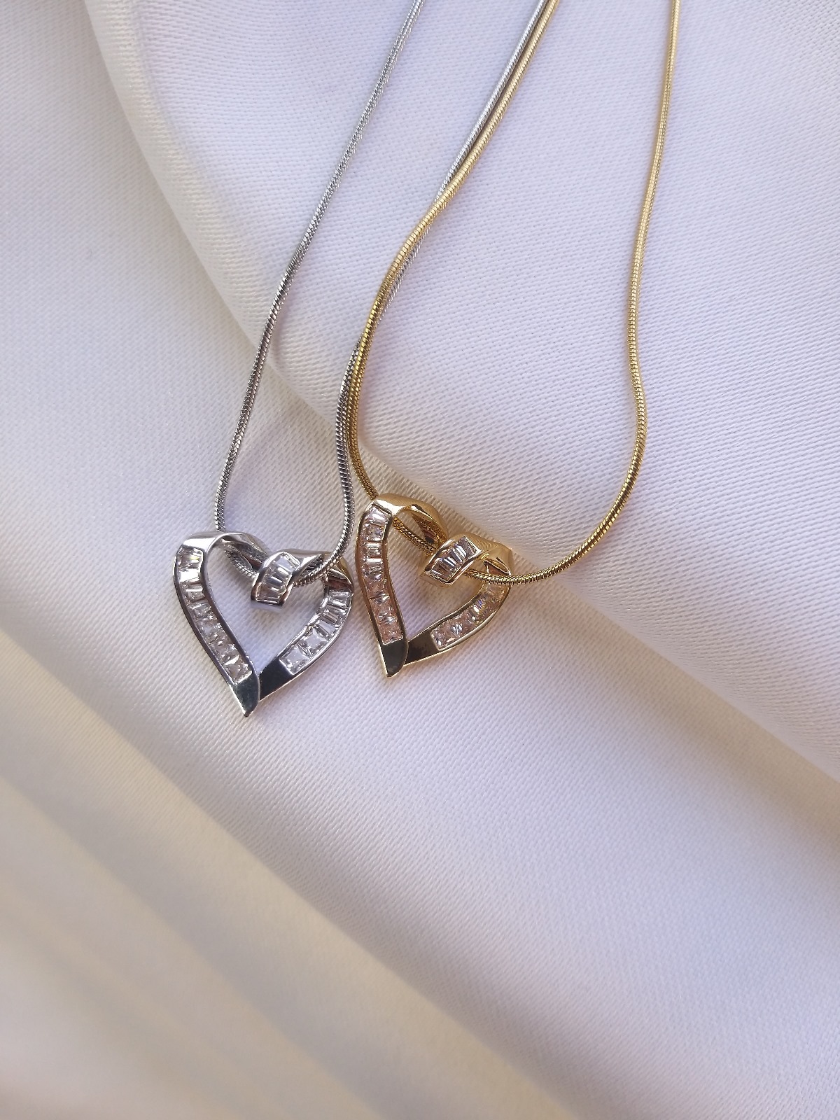 ÇELİK BAGET TAŞLI DÜĞÜM KALP KOLYE