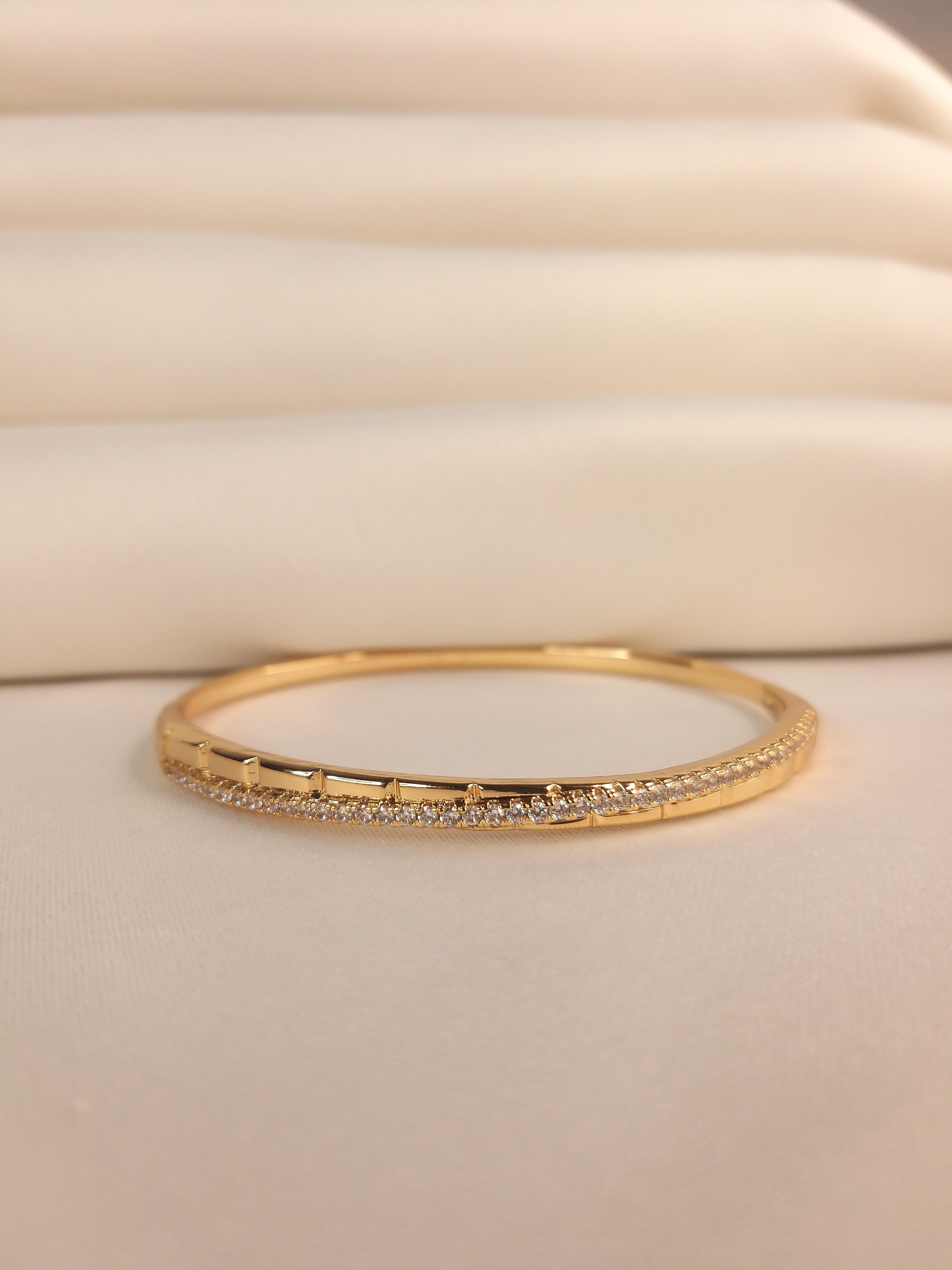 ZİRKON TAŞLI GOLD BİLEKLİK KELEPÇE