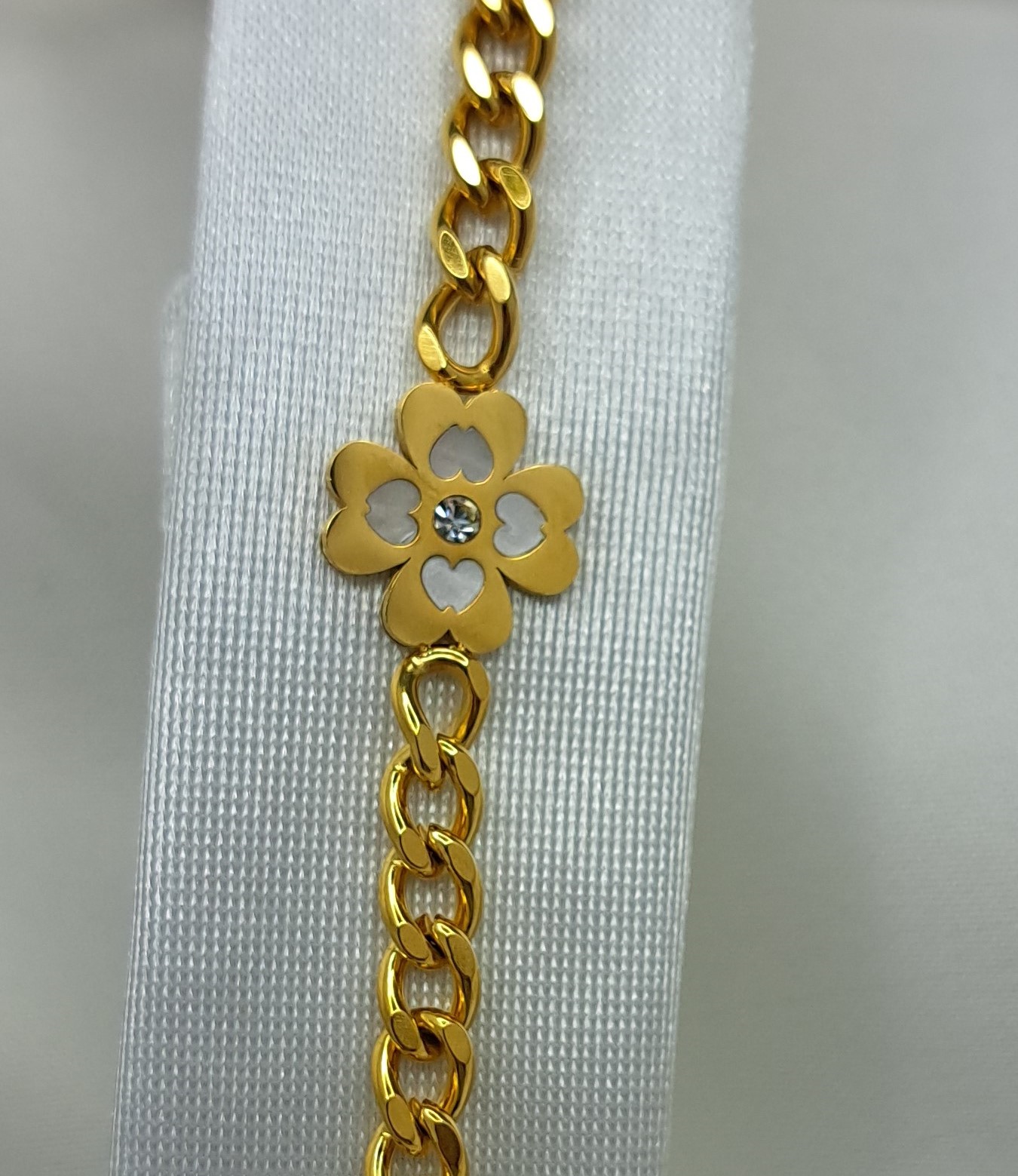 SEDEF DETAYLI YONCA GOLD BİLEKLİK