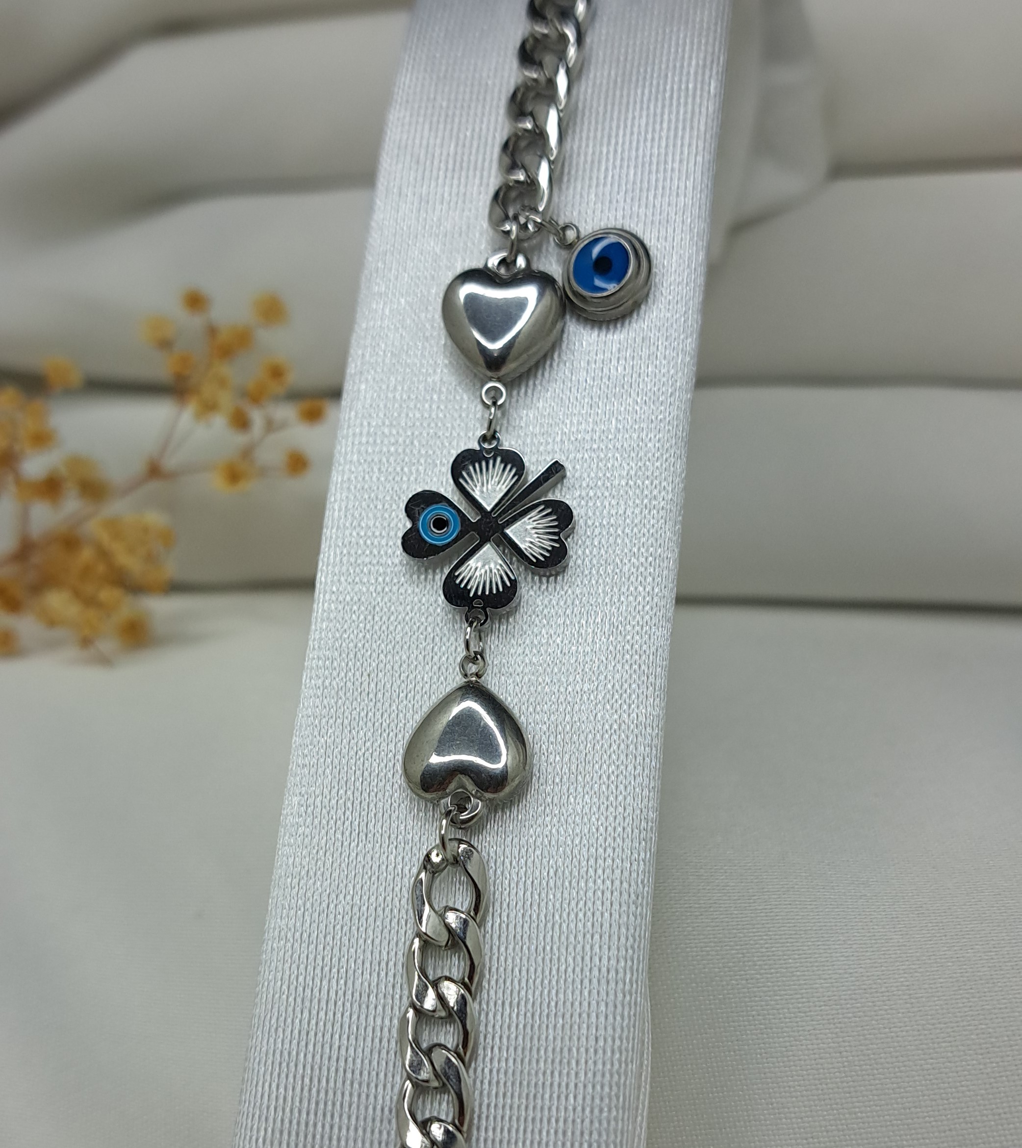 KALPLİ YONCA MODEL SILVER ÇELİK BİLEKLİK