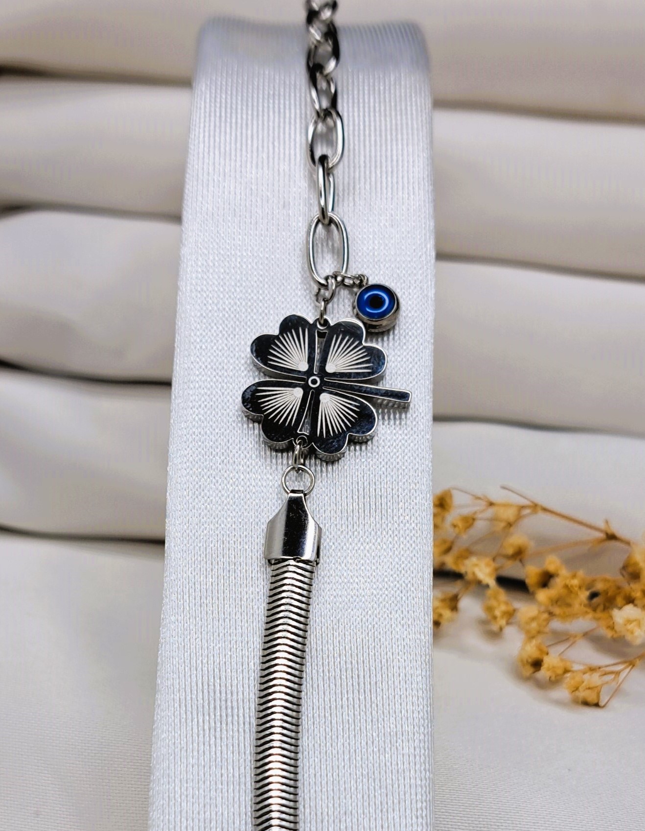 İTALYAN ZİNCİR YONCA BİLEKLİK NAZAR BONCUK DETAYLI SILVER BİLEKLİK