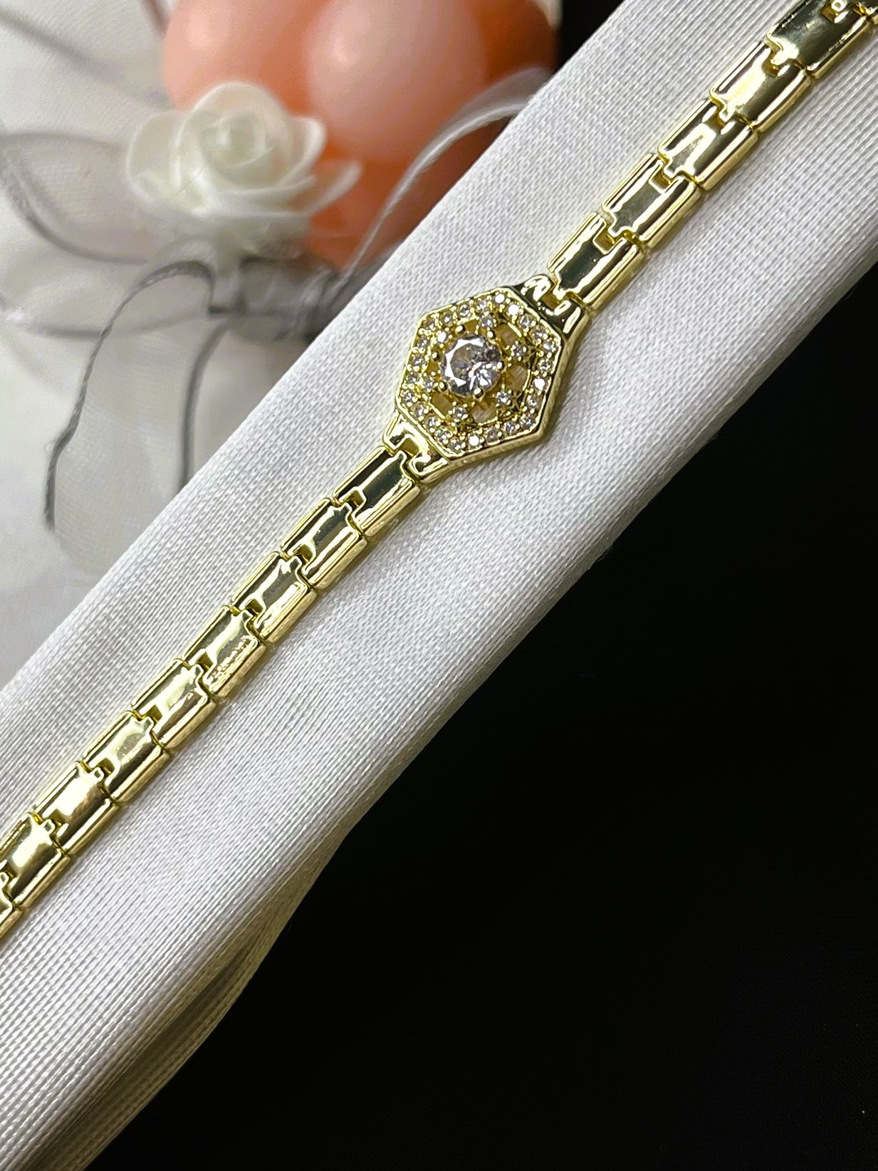 SAAT TADINDA VİP BİLEKLİK